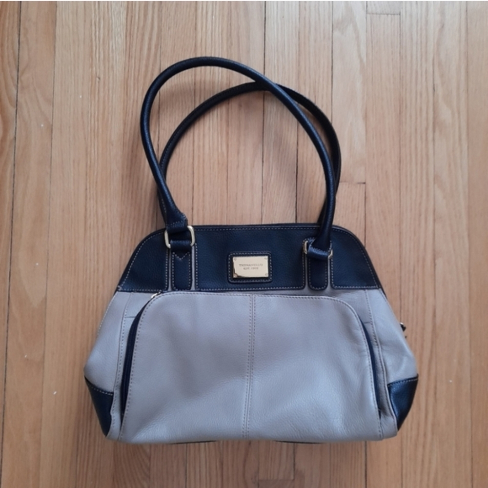 Elegant Two-Tone Handbag